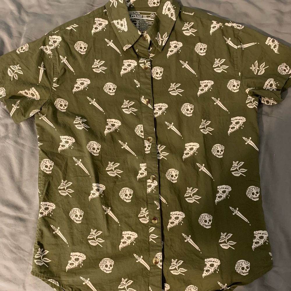 Fun Pizza & Daggers Short Sleeve Women's Buttonup